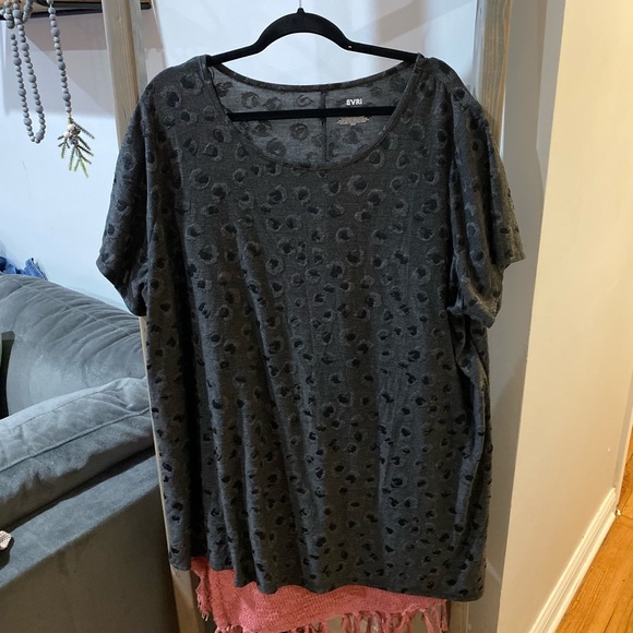 EVRI Tops - EVRI short sleeve top plus size 2x